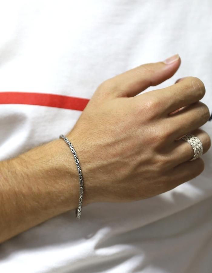 Die Geschichte von Silberschmuck: Von der Antike bis heute